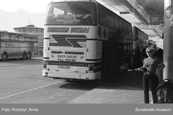 Dokumentation av bussresa med Y-bussen, Sundsvall - Stockholm tur och retur, 1998.Se bildtexter och fotoprotokoll.