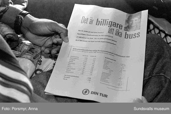 Dokumentation av bussresa med Y-bussen, Sundsvall - Stockholm tur och retur, 1998.Se bildtexter och fotoprotokoll.