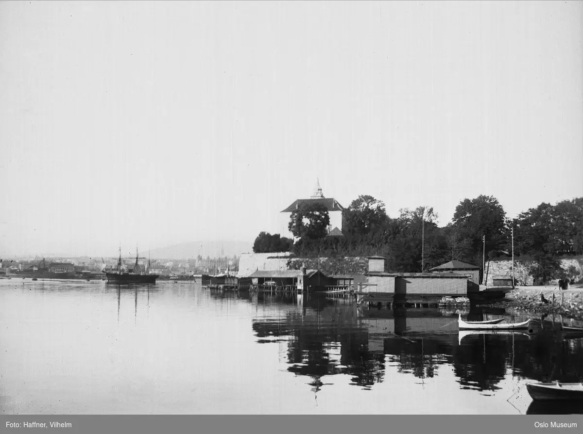 strand, badehus, småbåter, seilfartøy, Akershus festning