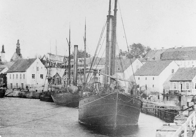 Postångfartyget Polhem i Visby hamn år 1865.