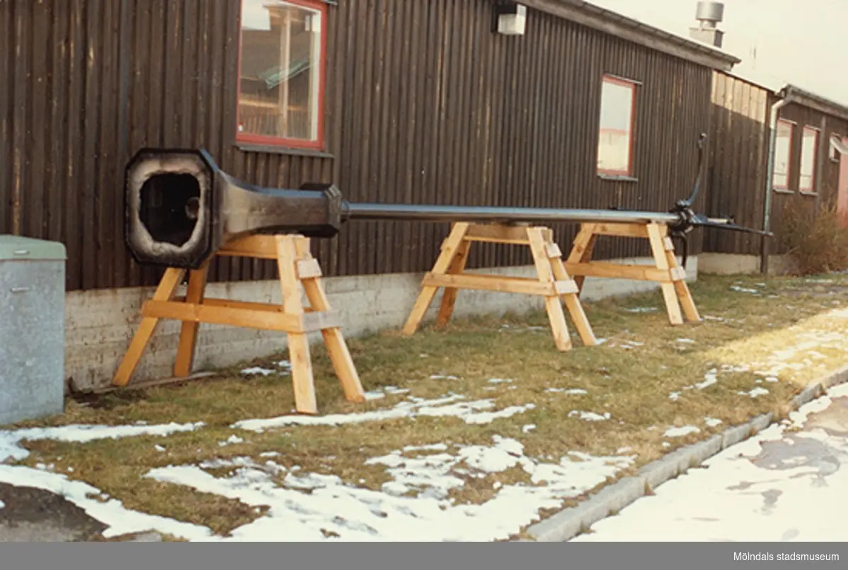 Gamla gatlyktan hos firma vid Bangårdsvägen i Kållered, cirka 1992.