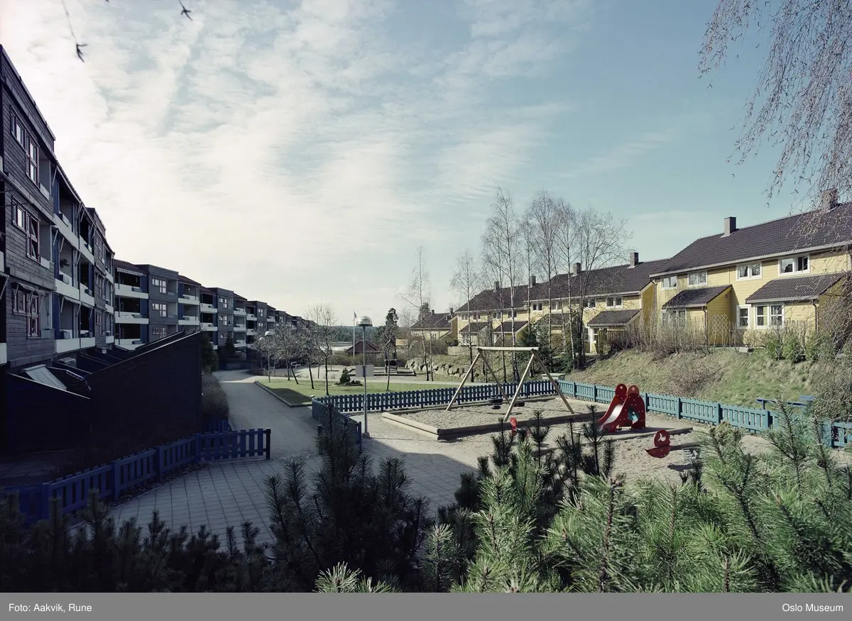utsikt, drabantby, lekeplass, boligblokker, rekkehus