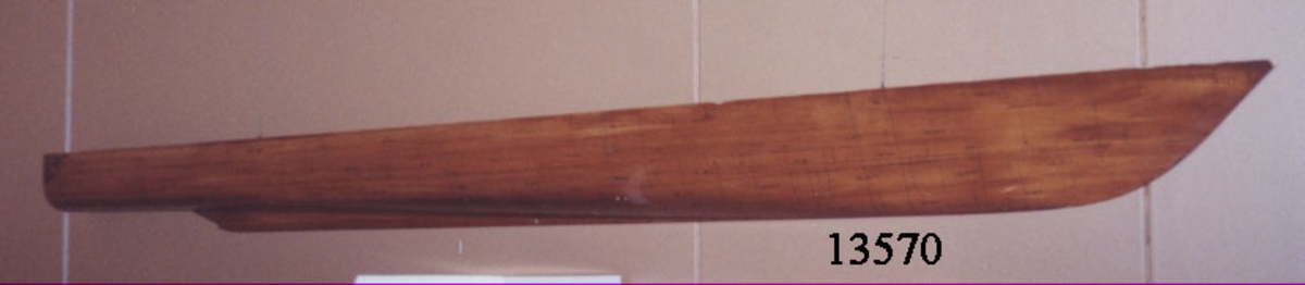 Halvmodell av motortorpedbåten T 101.