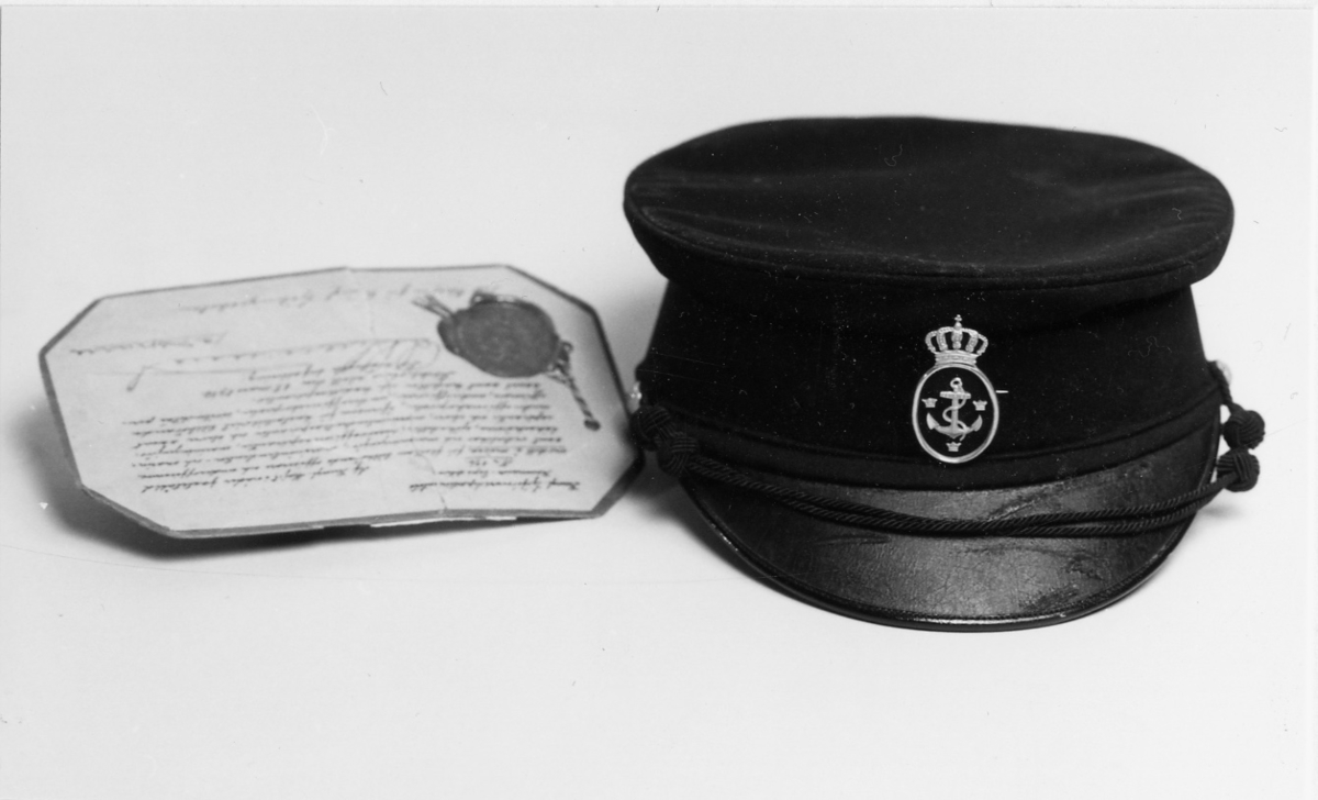 2 st. små ankarknappar.