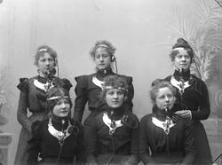 Telefondamer ved Kristiania telefonsentral.