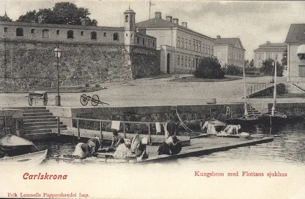 Carlskrona. Kungsbron med Flottans sjukhus.