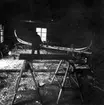 Neg nr 129. Båten under första bordgångens spikning. Foto 9.8 (1962).