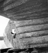 Uppland, Stockholms län, Frötuna skeppslag, Länna socken, Vettershaga. Vedjakten Adalia: akterskeppets underdel. Foto i juni 1950.