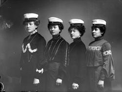 Kvinnelige studenter.