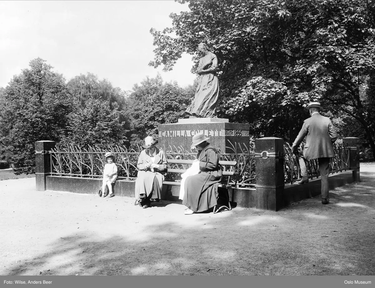 park, portrettstatue, benk, mann, kvinner2, barn