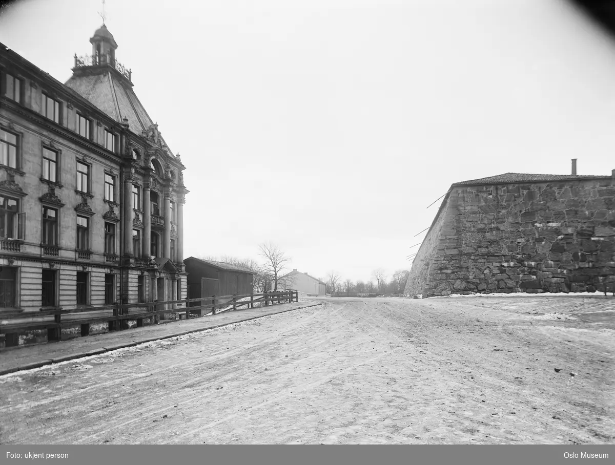 gateløp, kontorbygning, Forsvarsdepartementet, Akershus festning, mur