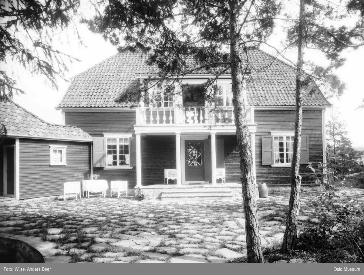 villa, inngangsparti, gårdsplass, hagemøbler