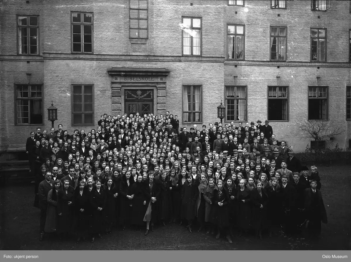 Bibelskolen, gruppe, elever, kvinner, menn