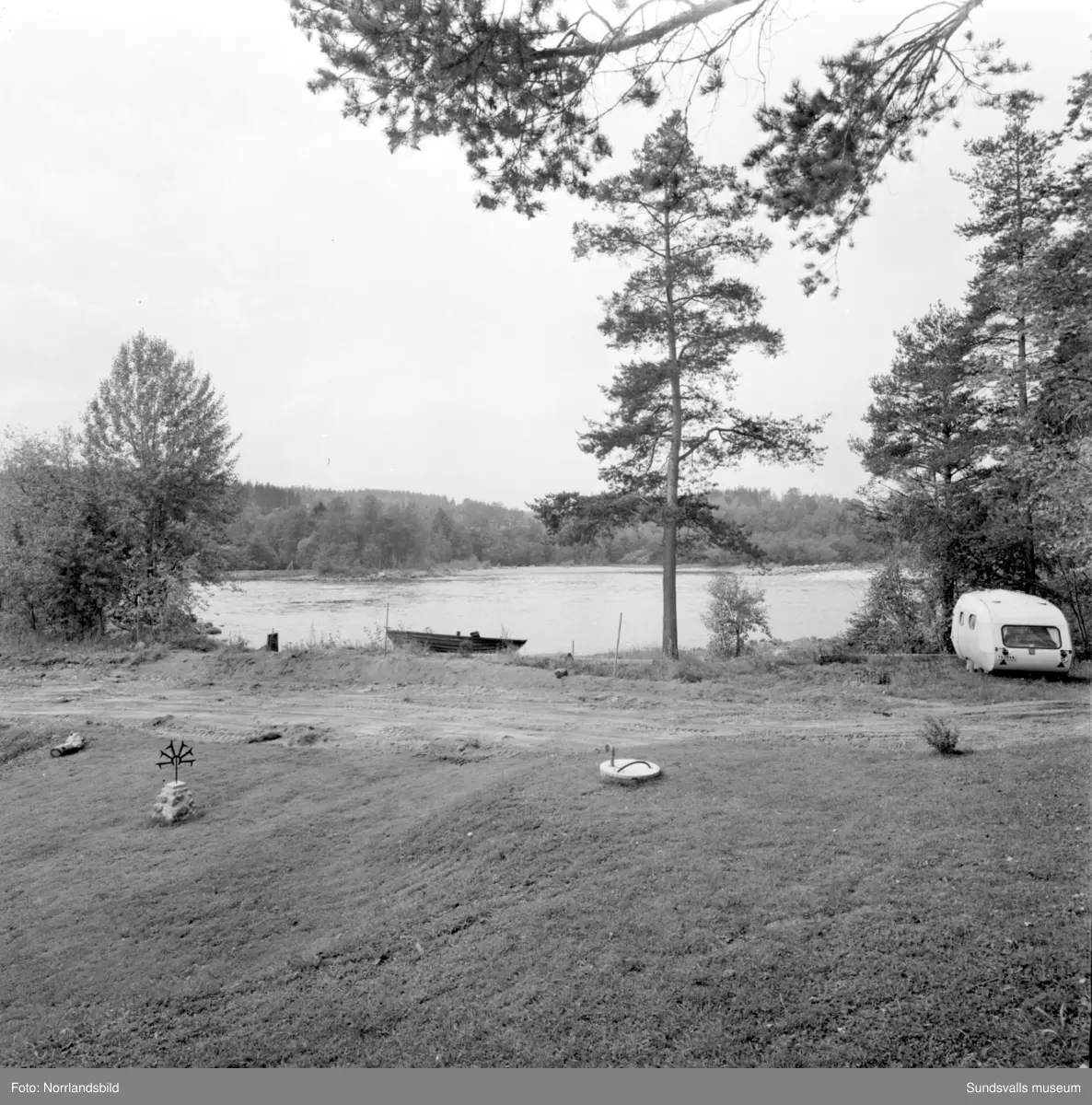 Flygfoton tagna för Kema Nord i Ljungaverk. Troligen tidigt 1970-tal.