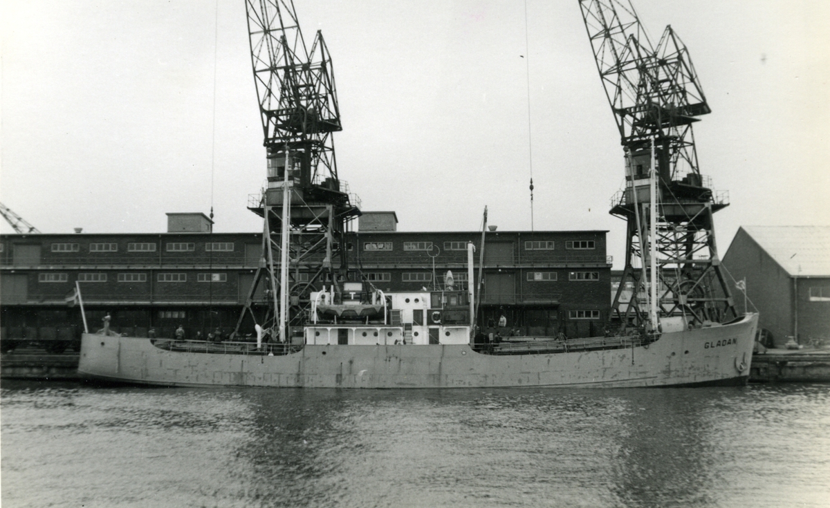 Ägare:/1943-57/: Hallands Ångbåts AB. Hemort: Göteborg.
