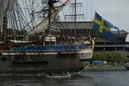 Tre seklers Flaggskepp, maj 2008.
Ostindiefararen GÖTHEBORG och Briggen TRE KRONOR vid Galärvarvet.