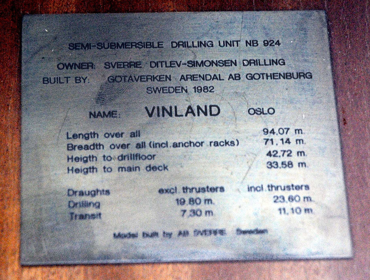 Modell av boreplattformen Vinland.