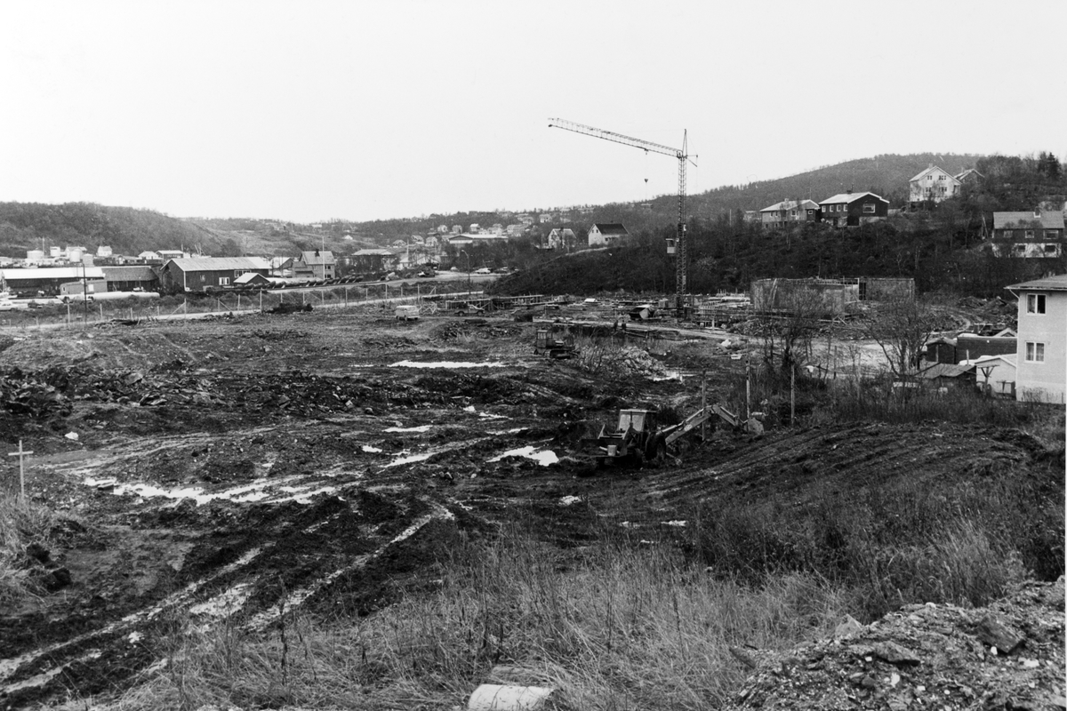 Anleggsarbeid på HORBs terminal på Seljestad, fotografert sørover.