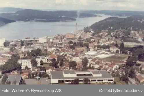 Bytårnet skole, oversiktsbilde. Fylkessykehuset. Vogtsgate på baksiden.