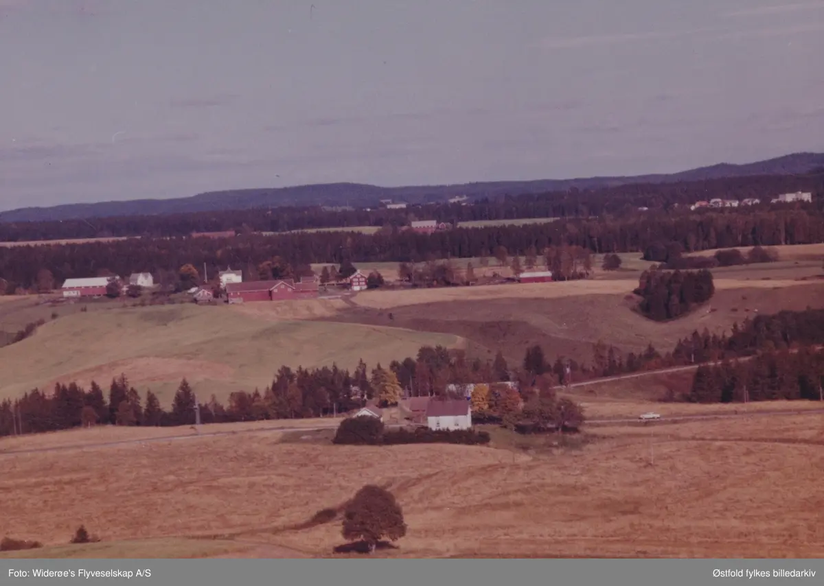 oversiktsbilde, gårdsbruk, skråfoto,
