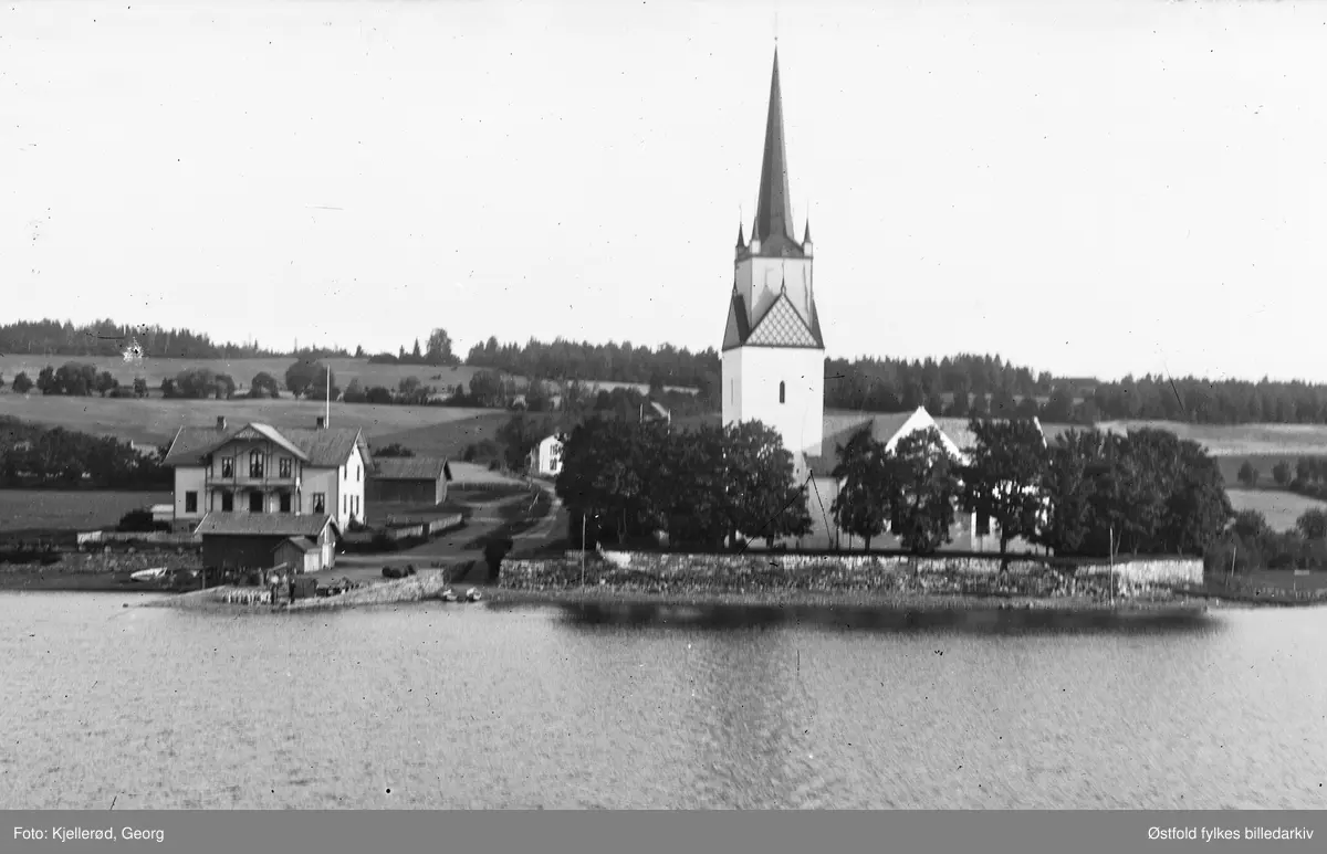 Tingnes i Nes, Hedmark. Omtrent der brygga er på bildet er det nå bro over til Helgøya.