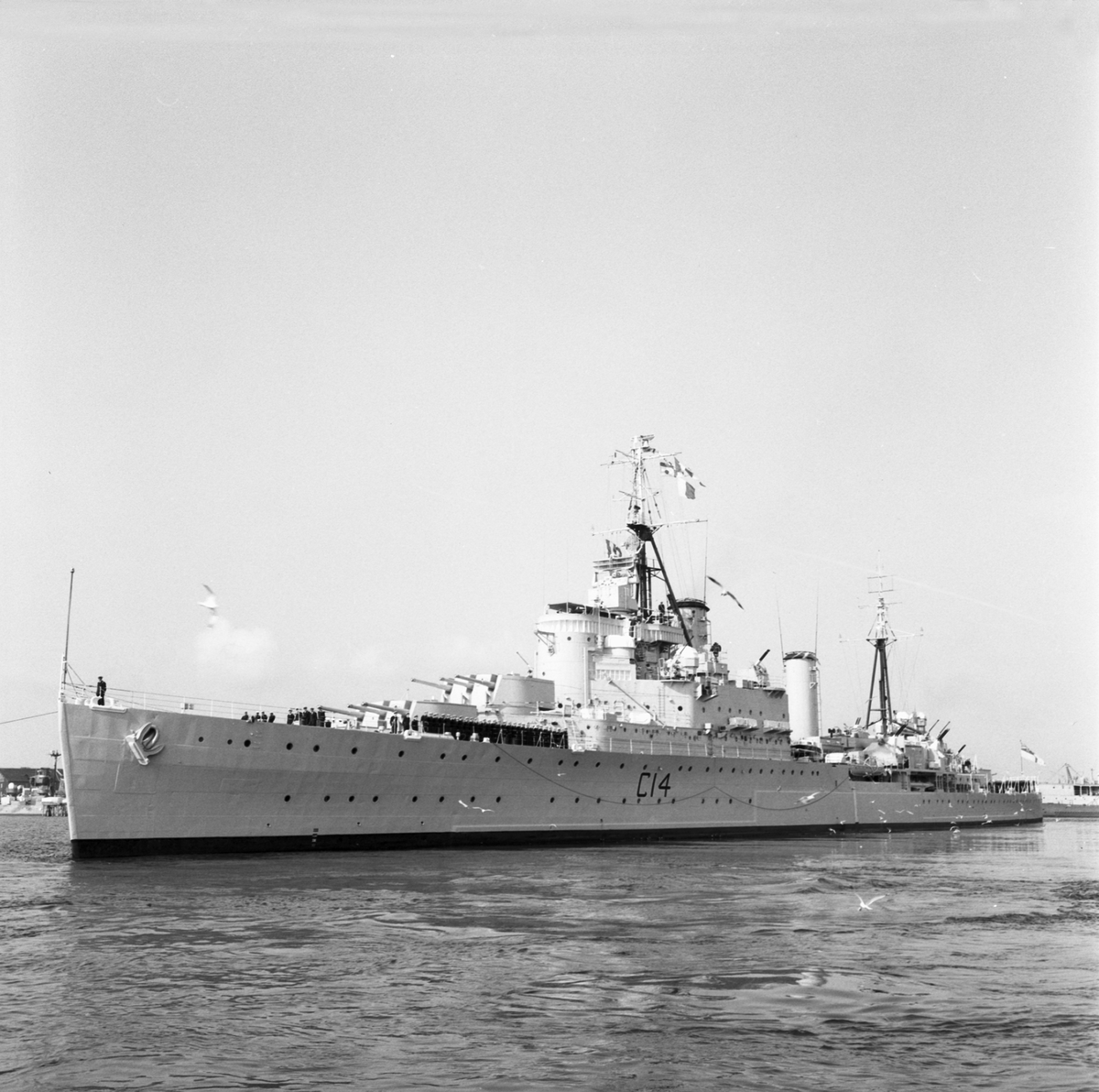 V15915