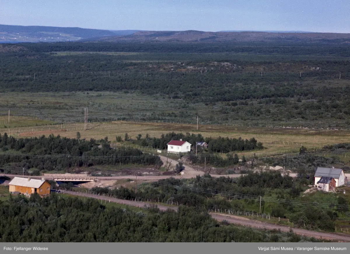 Flyfoto av Njiđgu / Vesterelv i Unjárgga gielda / Nesseby kommune, 1963.