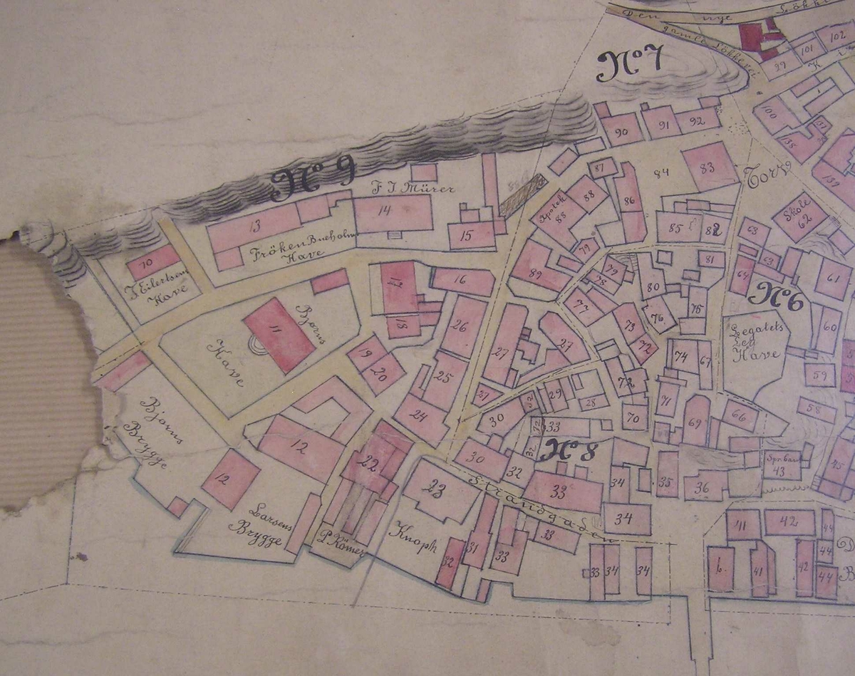 bydel : fra bukta ved stillnestangen til Barthebrygga.
Gamle Kragerø sentrum