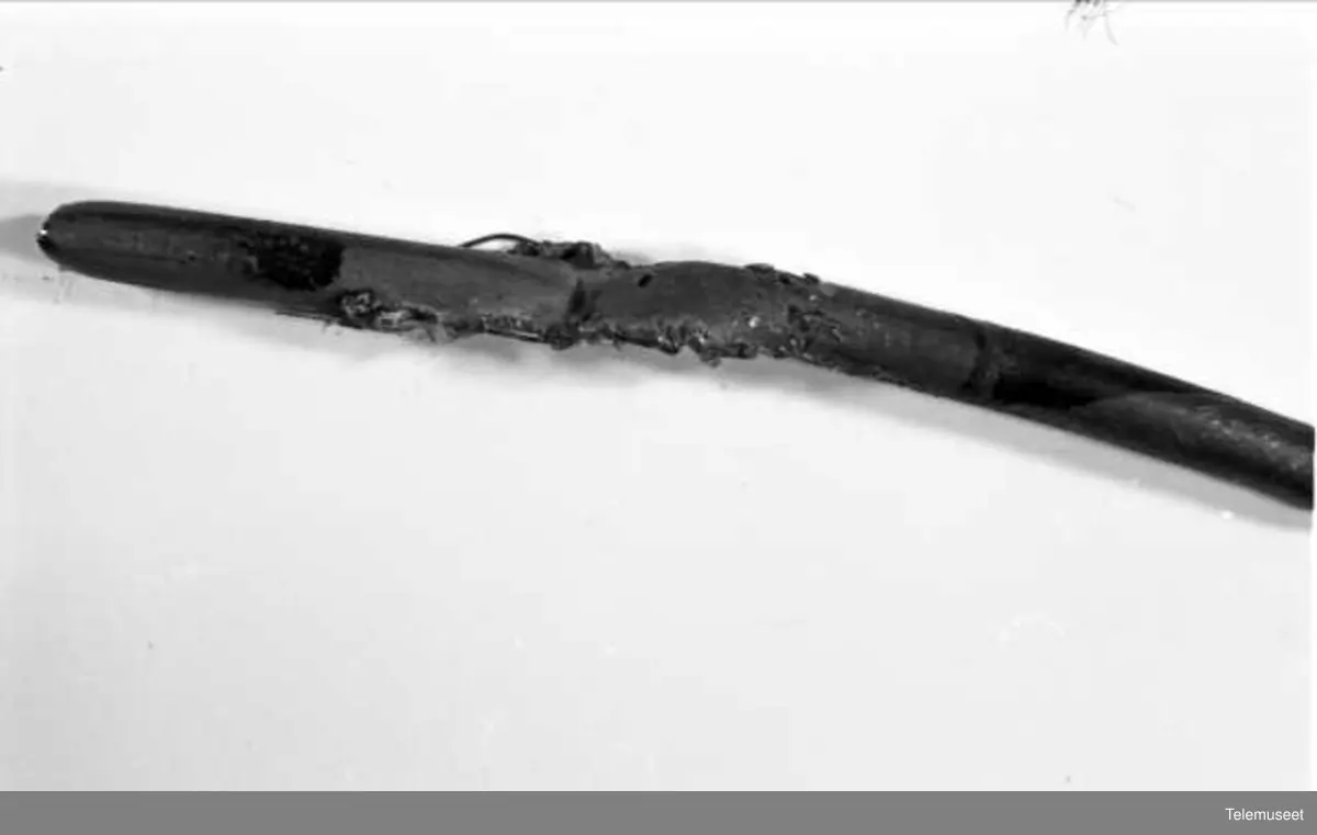 Skader. Hakkespett har skadet luftkabel fra Vik.