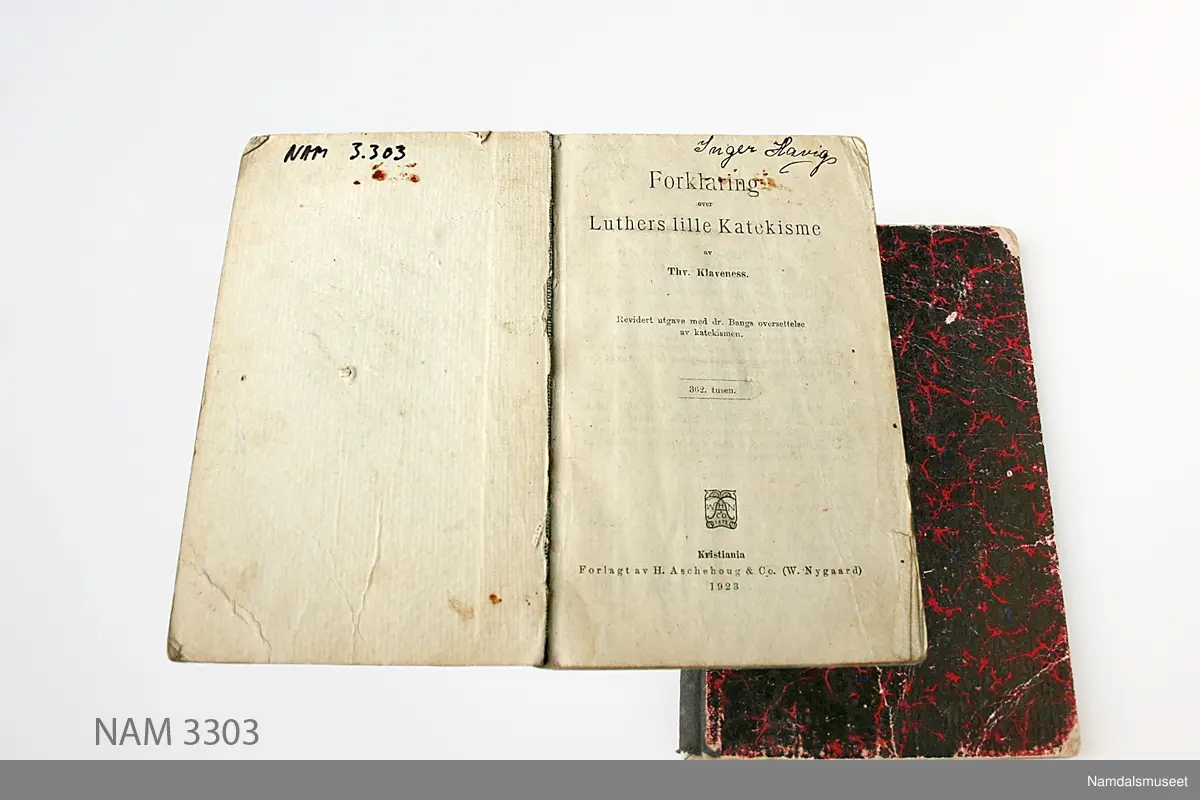 Betegnelse: Bok "Forklaring over Dr. M. Luthers lille katekismus"
