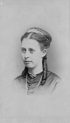 Portrett av Frk Bodil (Bolla) Nielsen. Datter av sorenskrive