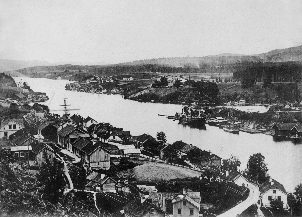 Panoramabilder over gamle Skien fra Kleiva før brannen 1886.