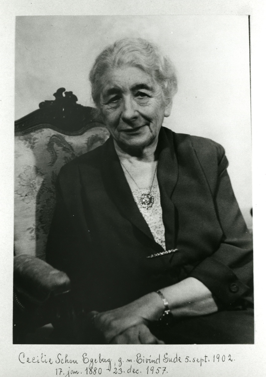 Elisabeth Gude og familiemedlemmer fra "Egebergs- slottet" Christiania.