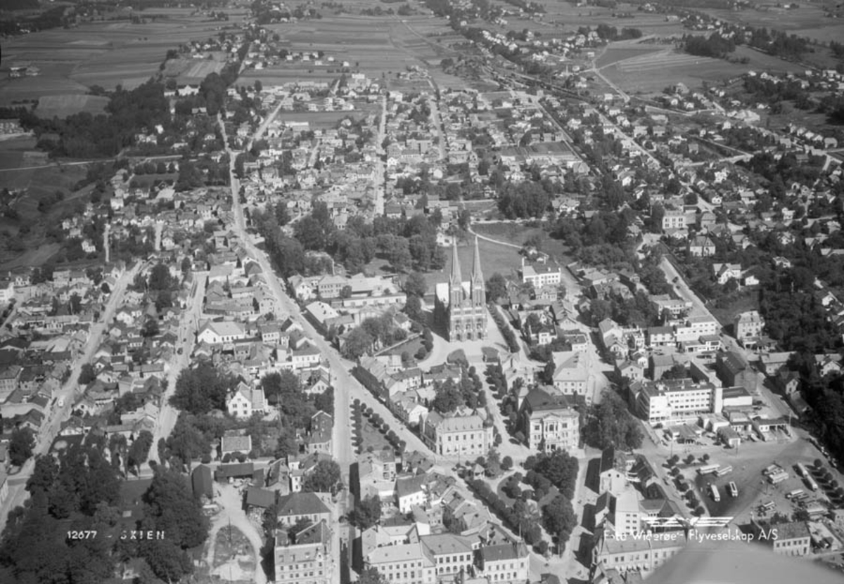 Ulike Widerø flyfoto Skien kommune, Sentrum  