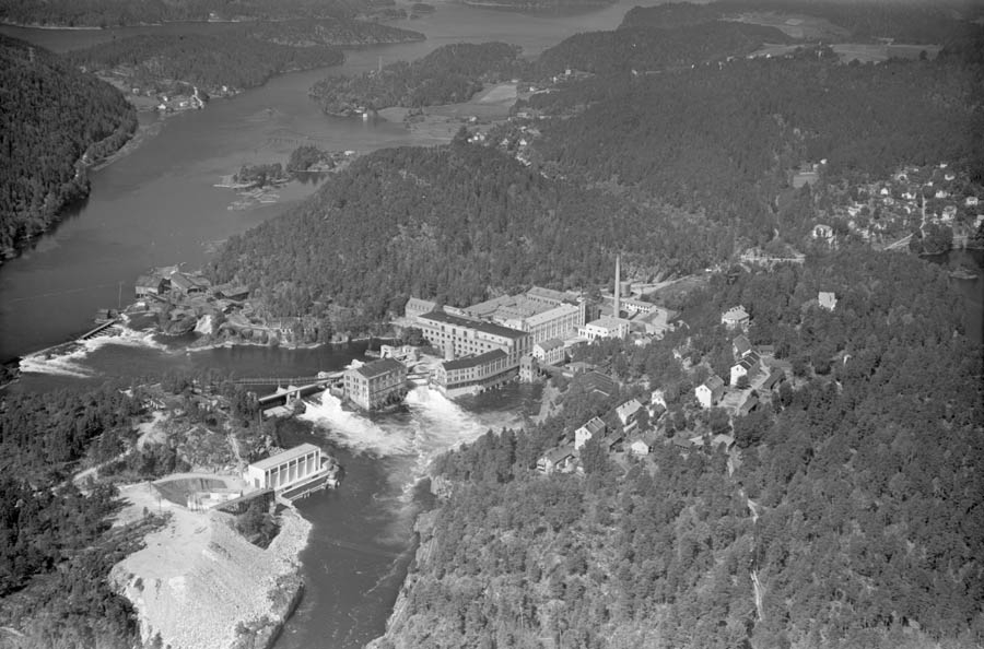 Ulike Widerø flyfoto fra Skien kommune, Skotfoss 