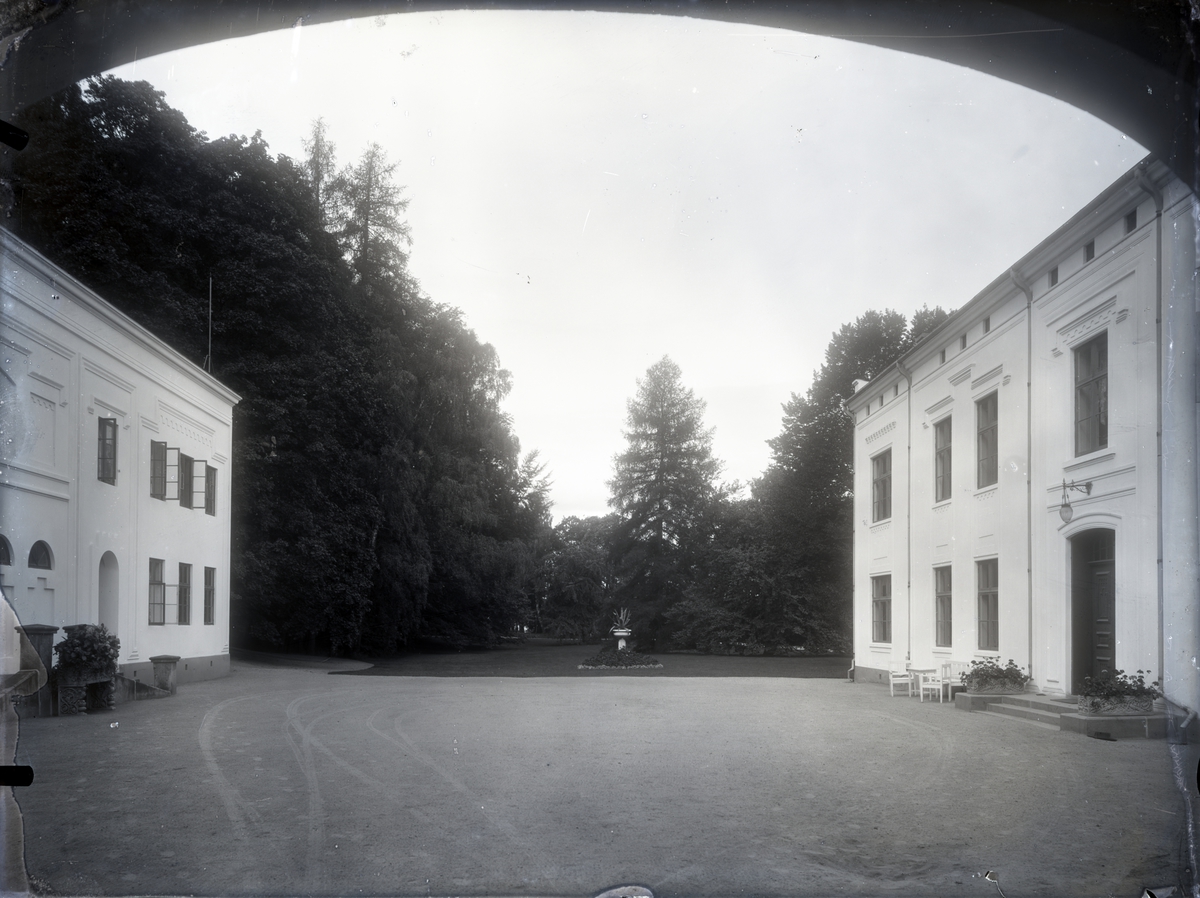Holden Hovedgård, gårdsrom ute -Telemark Museum / DigitaltMuseum
