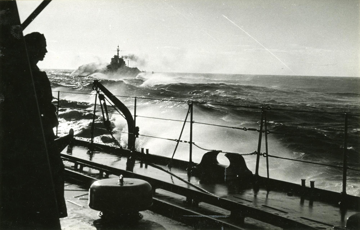 Fotograferad från "Öland" under färden till Färöarna sommaren 1950.
