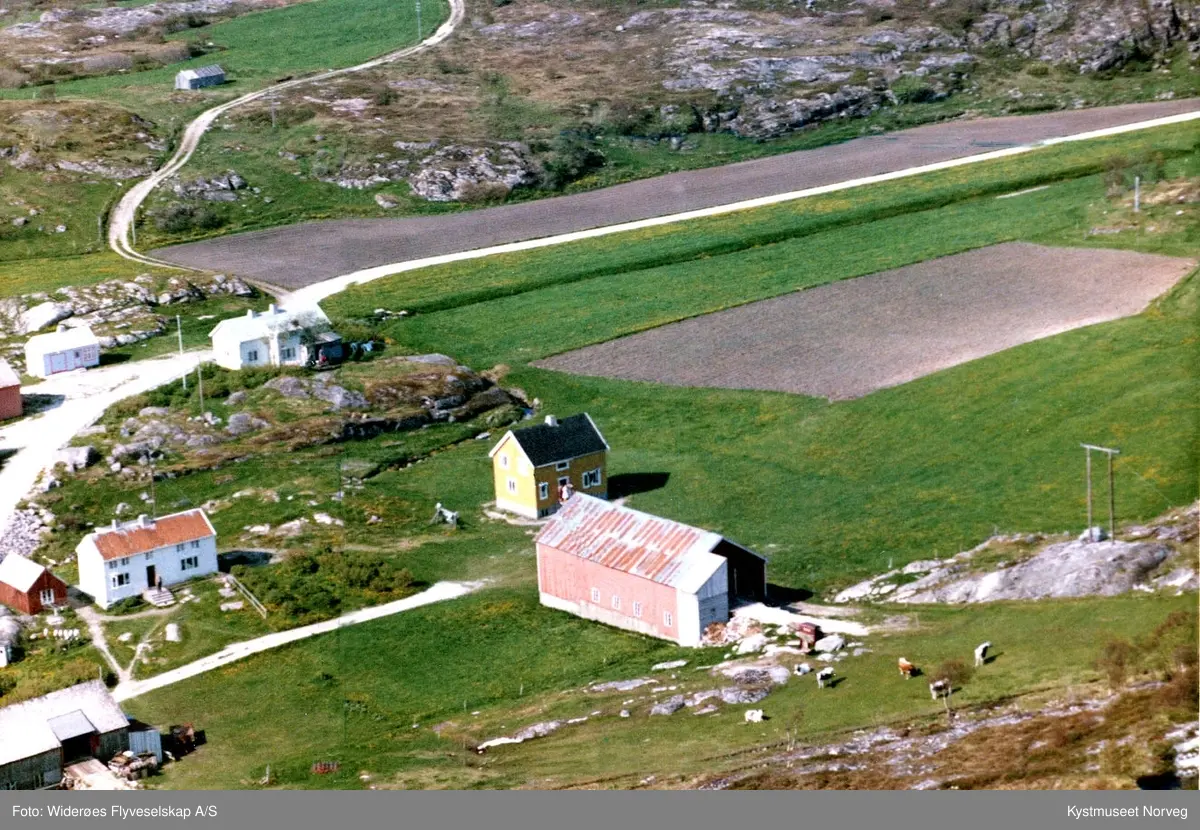 Flyfoto over Ulsund på ytre Vikna