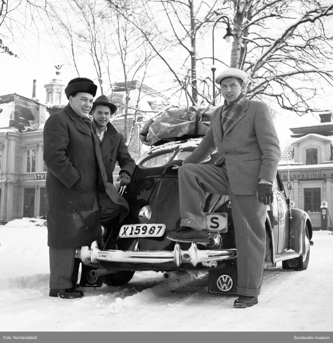 Gösta "Snoddas" Nordgren i Sundsvall. Foto för en annons.
