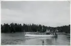 Fotodatum: 8/7 1950. fartyget vid Stämmarsund, Blidö.