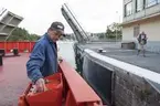 En resa med m/s Östanvik t o r  Lövholmen, Stockholm-Slite, Gotland 2011, fraktandes cement. En dokumentation av Arkivarie Eva Hult och fotograf Anneli Karlsson från Sjöhistoriska.