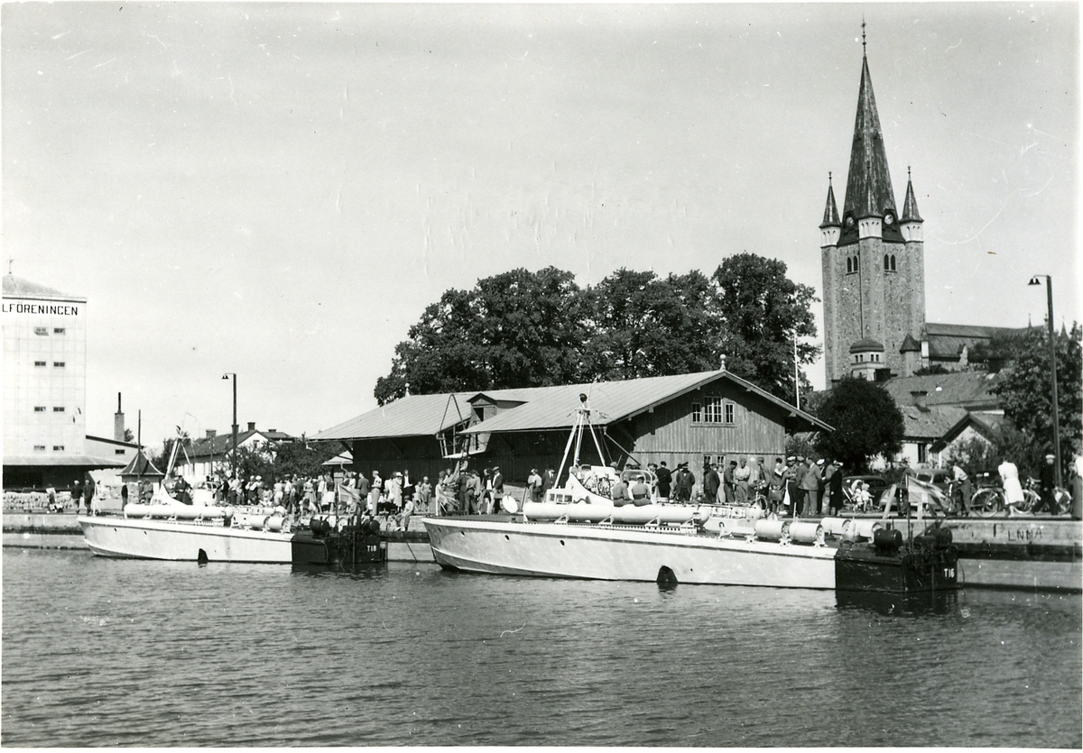 Motortorpedbåtarna T 16 och T 18 i Karlstad.