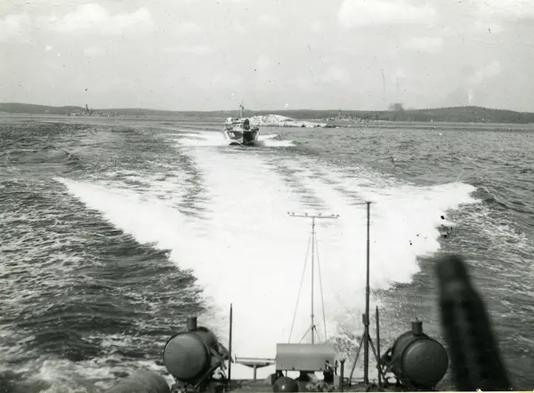 T 16 i full fart. Dimbildningsapparat från framförgående mot