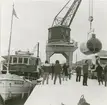 Den nya ångpannan lyftes ombord i S/S Mariefred vid Norra Hammarbyhamnen den 11 mars 1983.