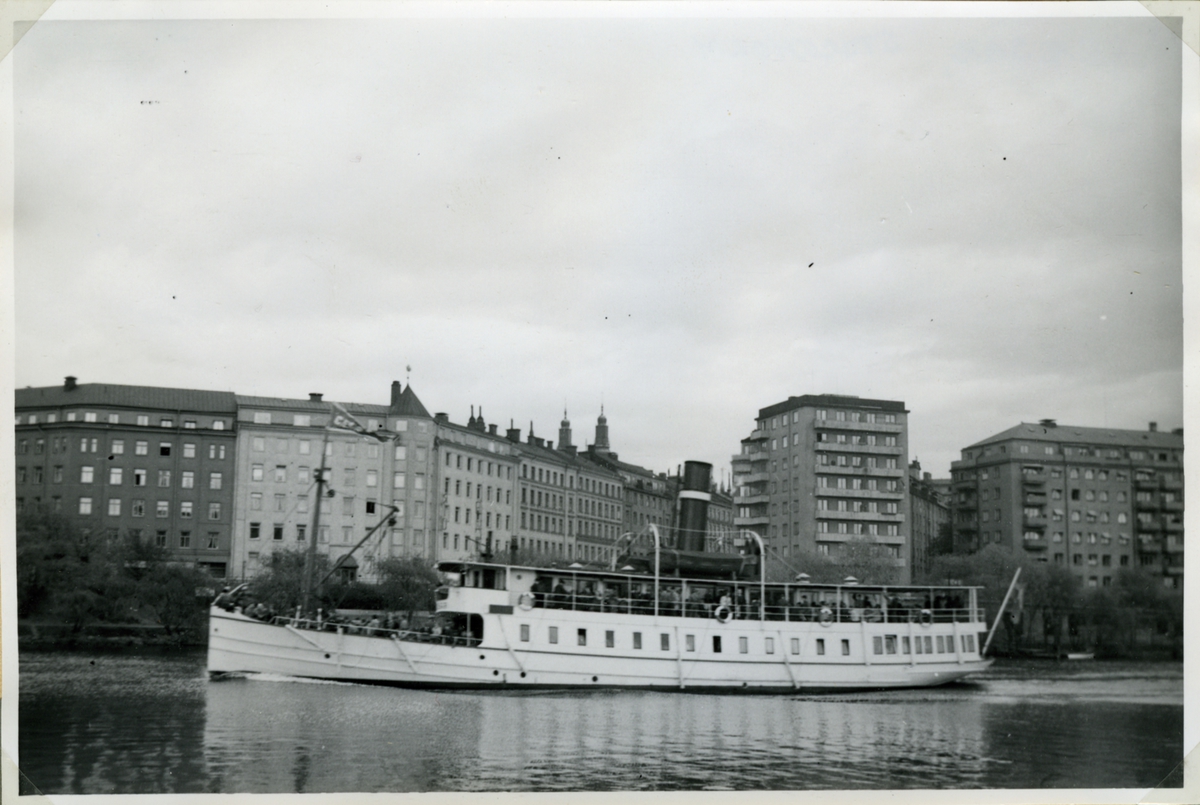 Ångfartyget CAESAR vid Liljeholmsstrand, Stockholm.