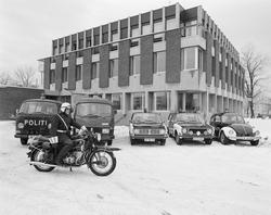 Ved Manglerud politistasjon.