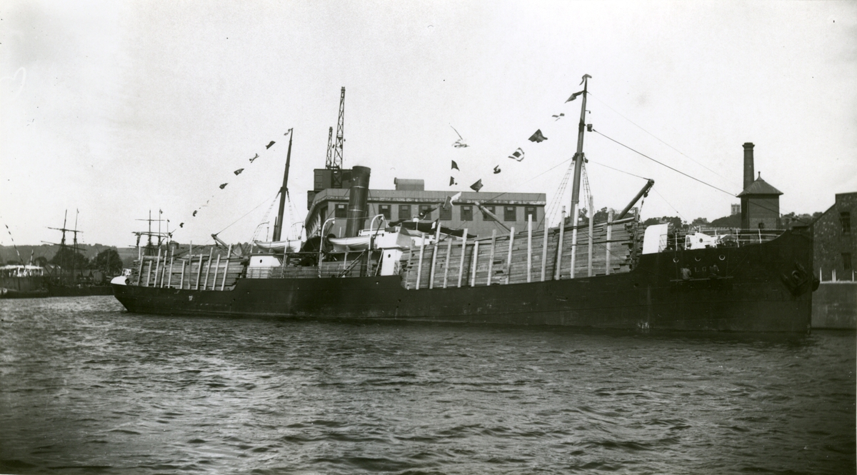 Ägare:/1929-35/: Rederi AB Thor. Hemort: Göteborg.