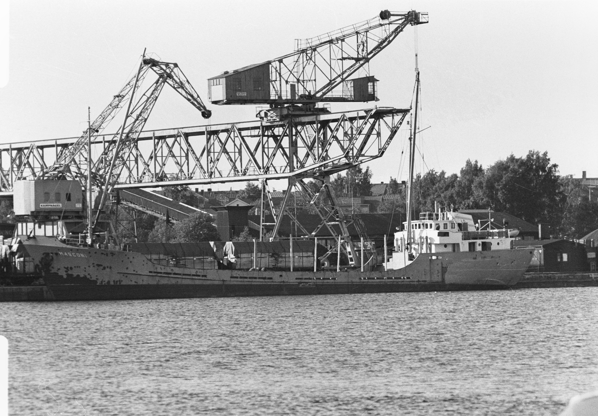 Ägare:/1961-78/: N.V. Scheepvaartbedrijf L. Davids. Hemort: Delfzijl.