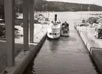 S/S Saltsjön bogseras in i Mälaren av M/S Mälardrott, 21/9 1970