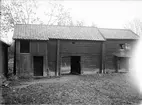 Portlider samt mat- och spannmålsbod - nu på friluftsmuseet Disagården - på ursprunglig plats, Lockelsbo, Tierps socken, Uppland